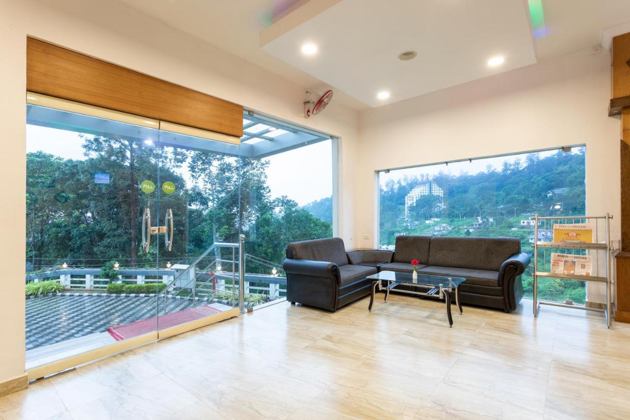 Monsoon Grande Hotel Мунар Екстериор снимка