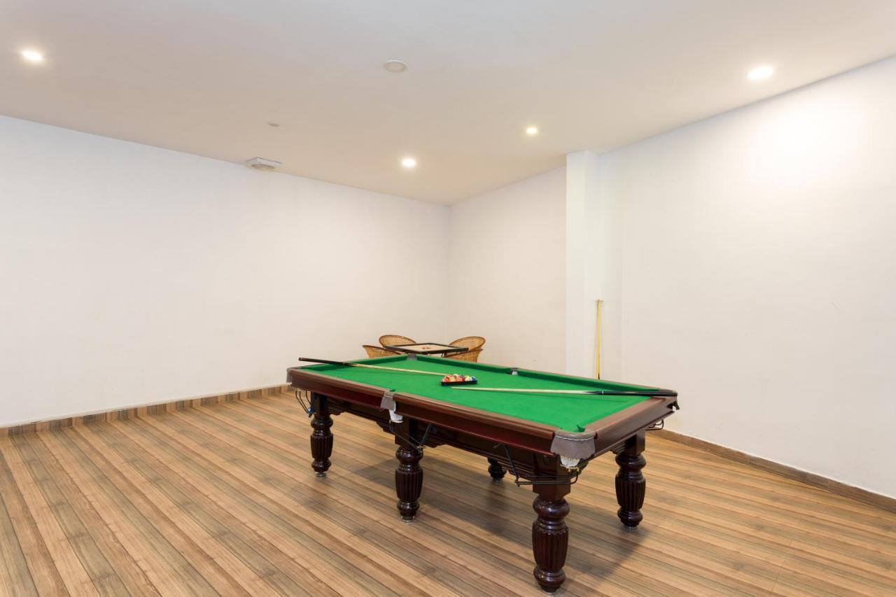 Monsoon Grande Hotel Мунар Екстериор снимка
